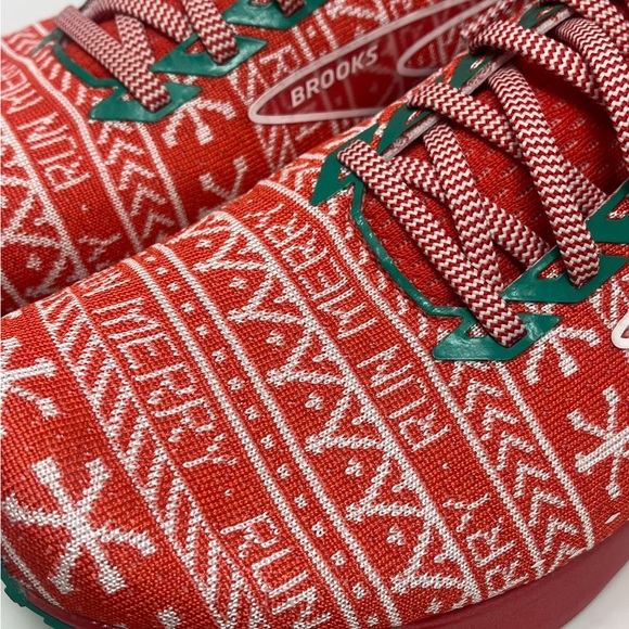Brooks Levitate 5 Run Merry Mens Size 12.5 Running Shoes Christmas Sweater - Picture 7 of 10